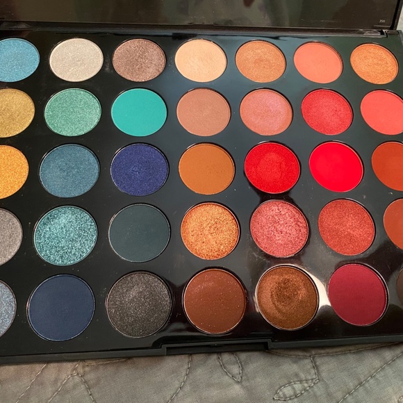 Morphe Hot Spot 35H Palette - Picture 4 of 5